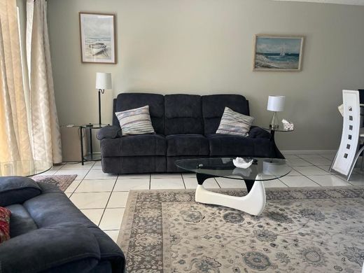 Residential complexes in West Palm Beach, Palm Beach