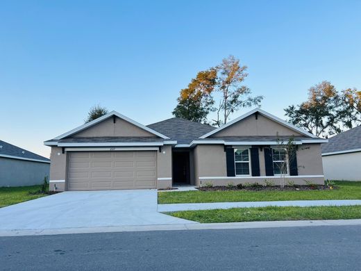 Villa in Arbors of Ocala Mobile Home Park, Marion County