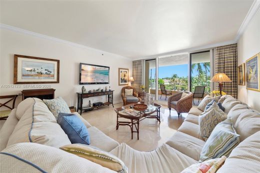 Residential complexes in Key Biscayne, Miami-Dade