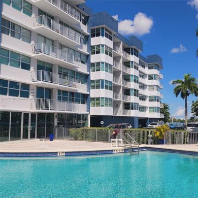 Edificio en North Miami Beach, Miami-Dade County