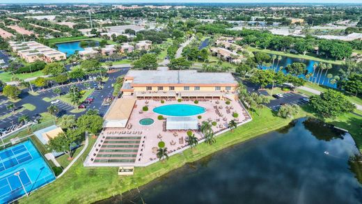 Residential complexes in Delray Beach, Palm Beach