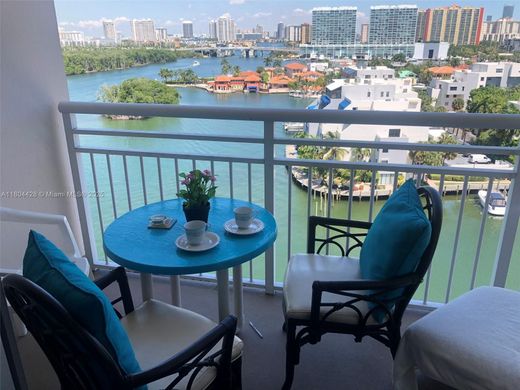 Kamienica w Sunny Isles Beach, Miami-Dade County