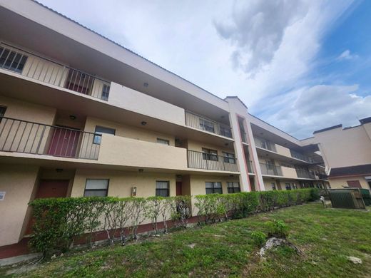 Residential complexes in Miramar, Broward County
