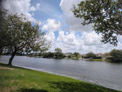Townhouse in Pembroke Pines, Broward County