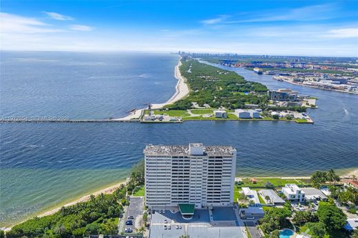 Residential complexes in Fort Lauderdale, Broward County