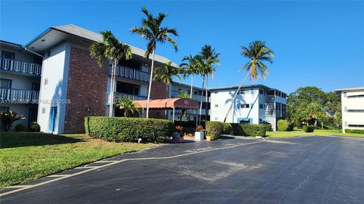 Residential complexes in Hollywood, Broward County
