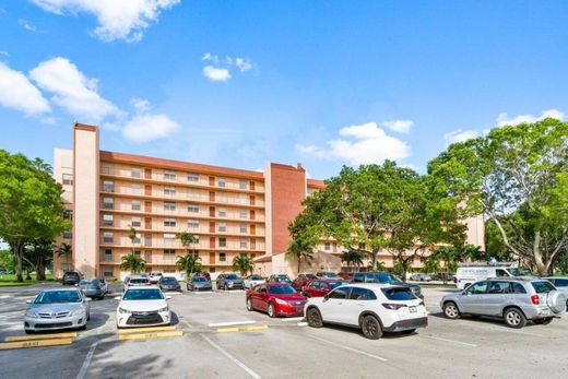 Residential complexes in Delray Beach, Palm Beach
