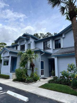 Residential complexes in Greenacres City, Palm Beach
