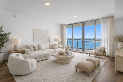 Residential complexes in Lake Park, Palm Beach