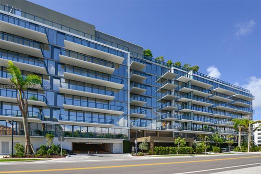 Residential complexes in Bay Harbor Islands, Miami-Dade