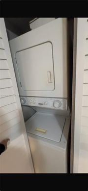 Жилой комплекс, Hialeah, Miami-Dade County