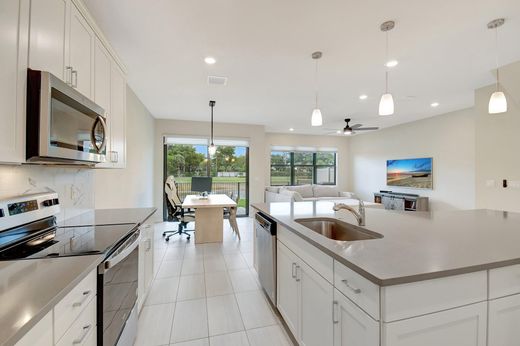 Townhouse in Oakland Park, Broward County