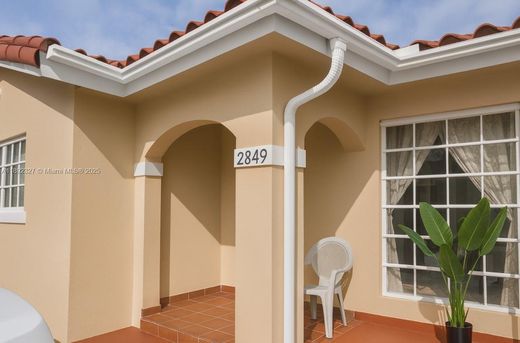 Villa in Hialeah, Miami-Dade County