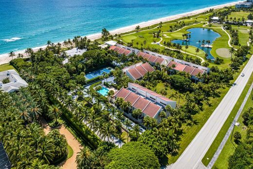 Residential complexes in Palm Beach, Florida