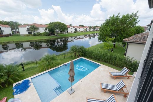 Villa in Pembroke Pines, Broward County