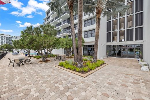 Appartementencomplex in Bay Harbor Islands, Miami-Dade County