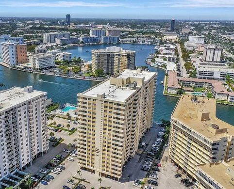 Residential complexes in Hallandale, Broward County