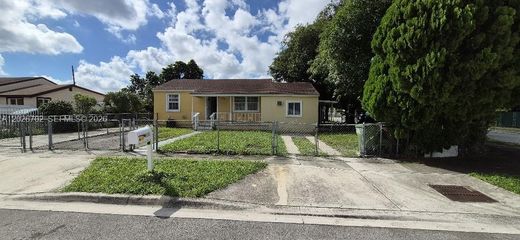 Willa w Hialeah, Miami-Dade County