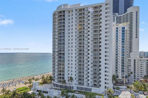 Residential complexes in Miami Beach, Miami-Dade