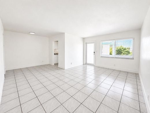Residential complexes in Hollywood, Broward County
