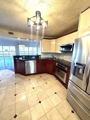 Residential complexes in Deerfield Beach, Broward County