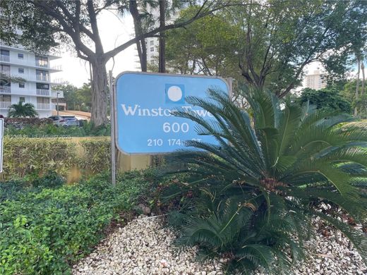 مجمع شقق ﻓﻲ Sunny Isles Beach, Miami-Dade County