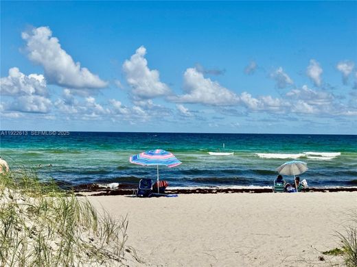 Wohnkomplexe in Surfside, Miami-Dade County