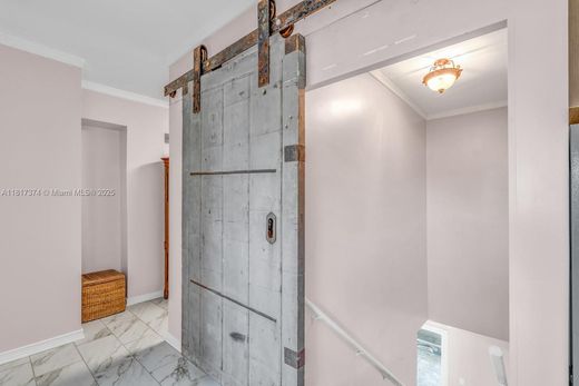 Вилла, Marathon, Monroe County