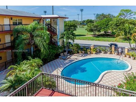 Residential complexes in Fort Lauderdale, Broward County