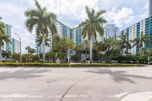 Residential complexes in Hollywood, Broward County