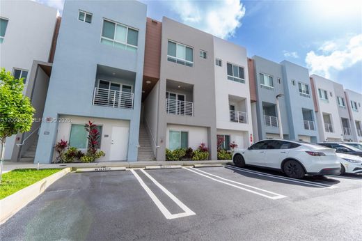 Residential complexes in Miami, Miami-Dade