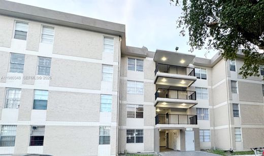 Edificio en Hialeah, Miami-Dade County