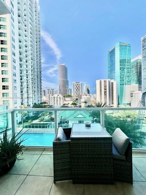 Kamienica w Miami, Miami-Dade County