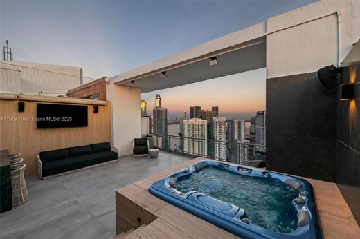 ‏בניין ב  מיאמי, Miami-Dade County