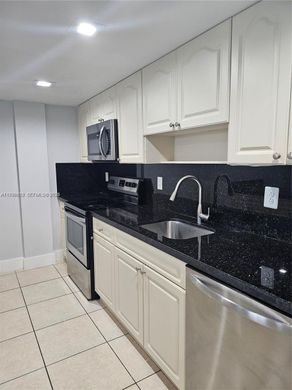 Kamienica w Hialeah, Miami-Dade County