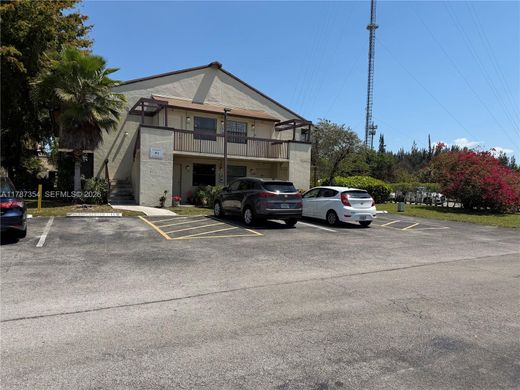 Complesso residenziale a Miami Gardens, Miami-Dade County