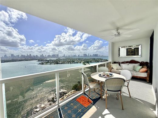 Residential complexes in Miami Beach, Miami-Dade