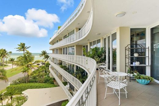 Residential complexes in Palm Beach, Florida
