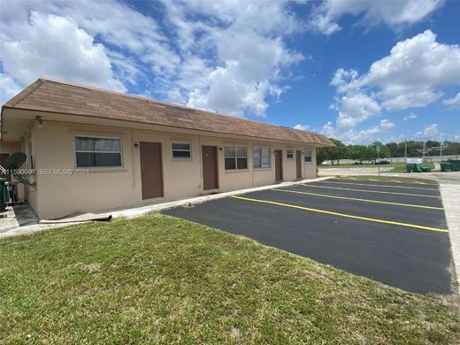 Residential complexes in Lauderhill, Broward County