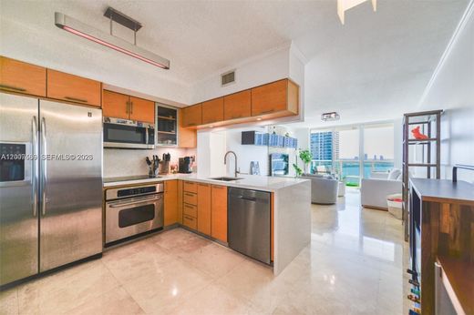 Kamienica w Miami, Miami-Dade County