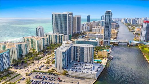 Komplex apartman Hollywood, Broward County