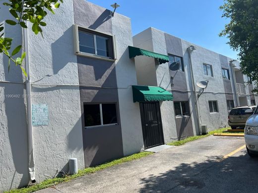 Wohnkomplexe in Hialeah, Miami-Dade County