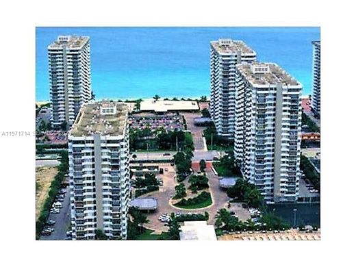 Kamienica w Hallandale Beach, Broward County