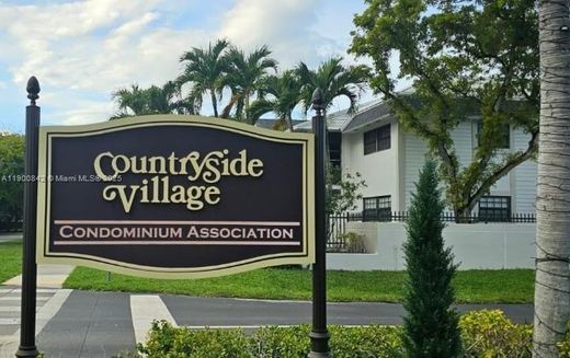 ハイアリア, Miami-Dade Countyのアパートメント・コンプレックス
