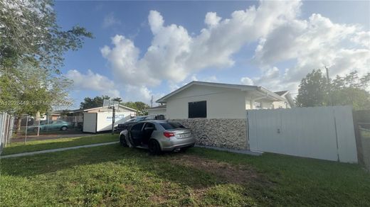 Villa in Miami, Miami-Dade