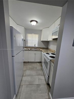 Жилой комплекс, Корал-Спрингс, Broward County