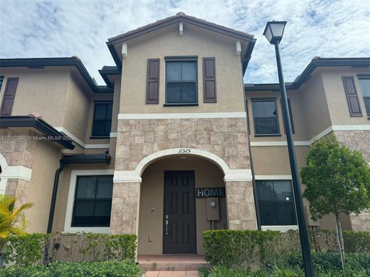 Таунхаус, Hialeah, Miami-Dade County