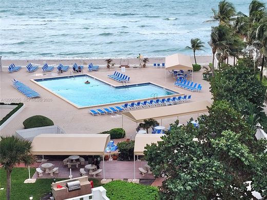 Residential complexes in Hollywood, Broward County
