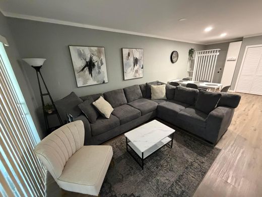 Residential complexes in Fort Lauderdale, Broward County