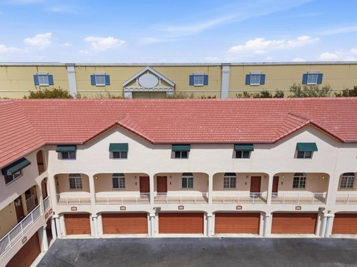 Townhouse - Pompano Beach, Broward County